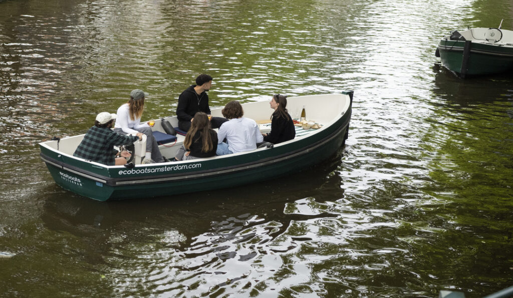 Discover the Keizers Boat