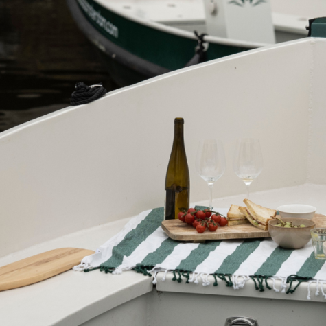 Picnick op de Amstel boot