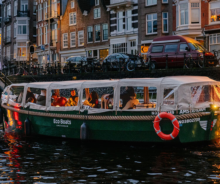 Boot met drinken amsterdam