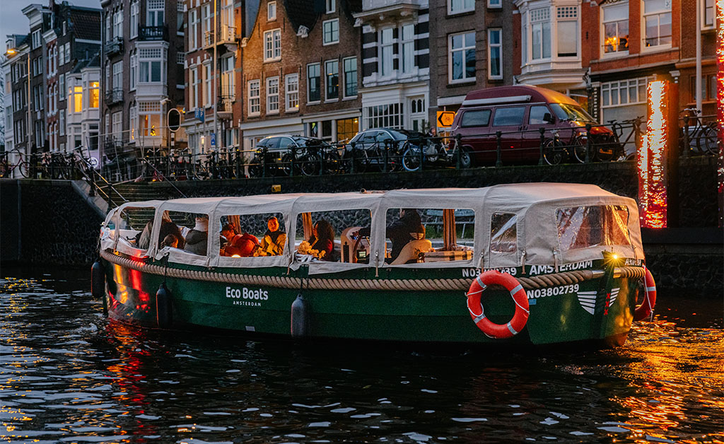 Open bar boat Amsterdam