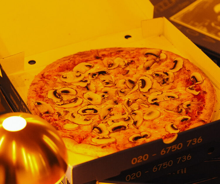 pizza boat amsterdam