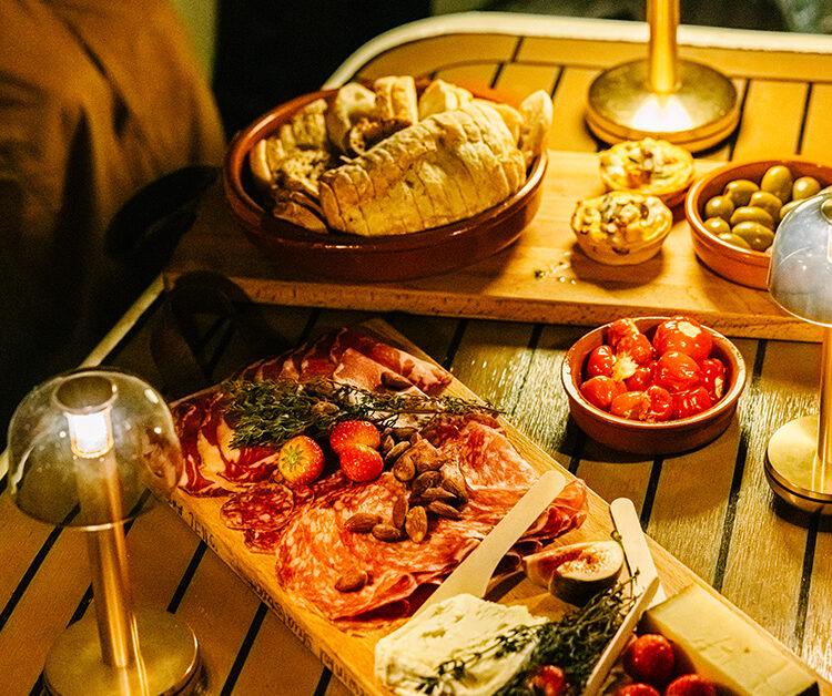 tapas boot amsterdam