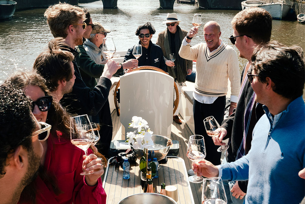 Cheese and wine tasting boat with skipper