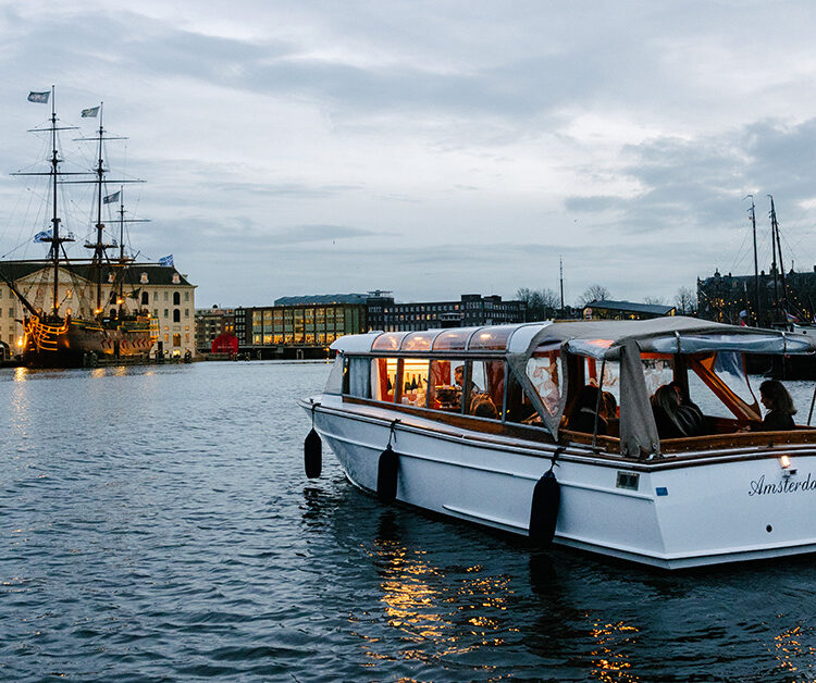 boat rental for 12 persons amsterdam