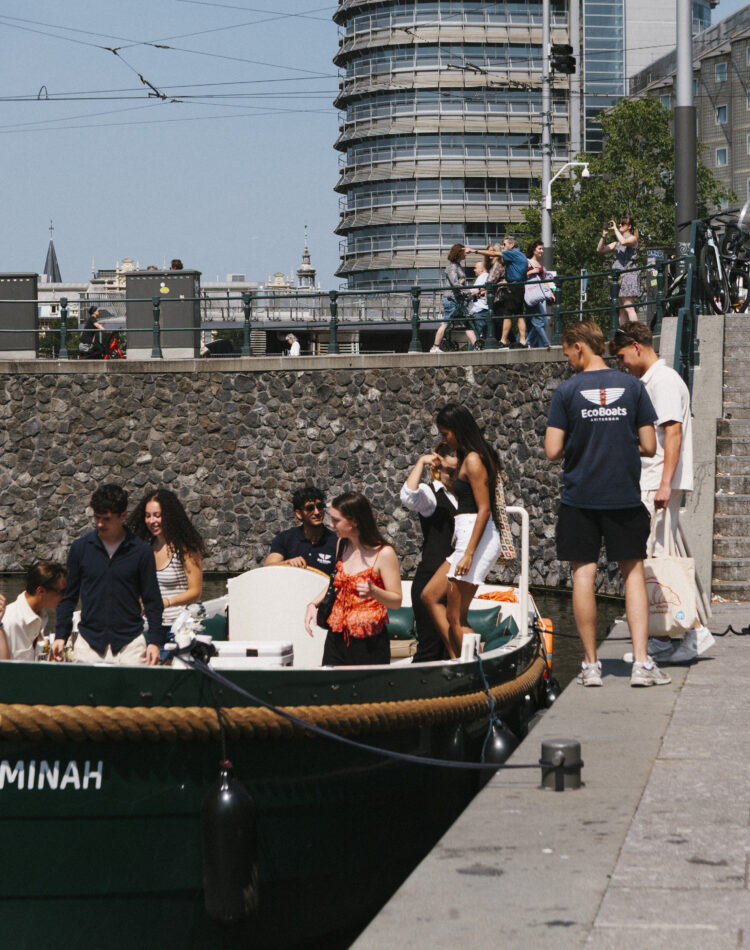 Spritz Cruise - Amsterdam Central Station