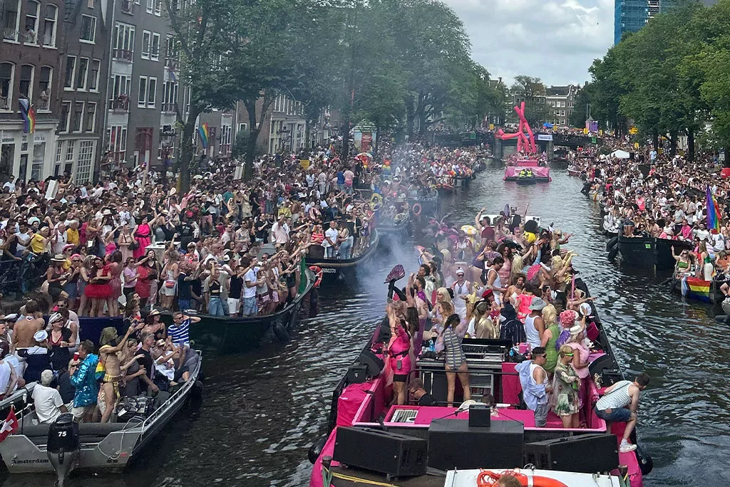 boat rental gay pride amsterdam