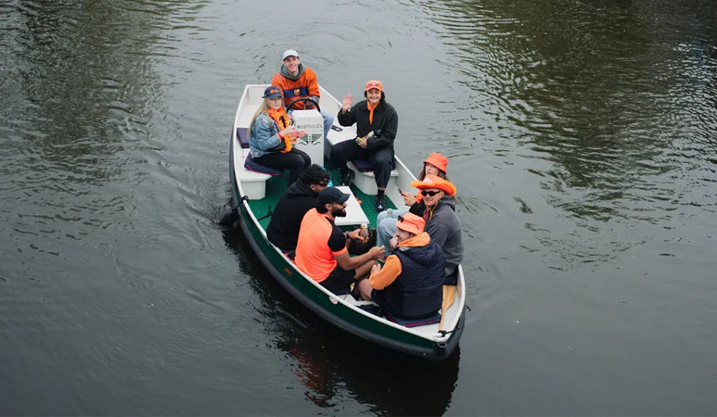 klein bootje huren koningsdag amsterdam