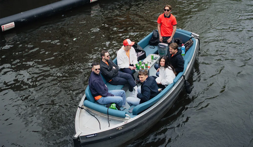 zelf varen in amsterdam koningsdag