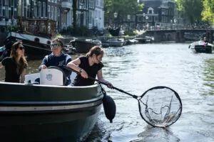 zelf varen amsterdam met activiteit