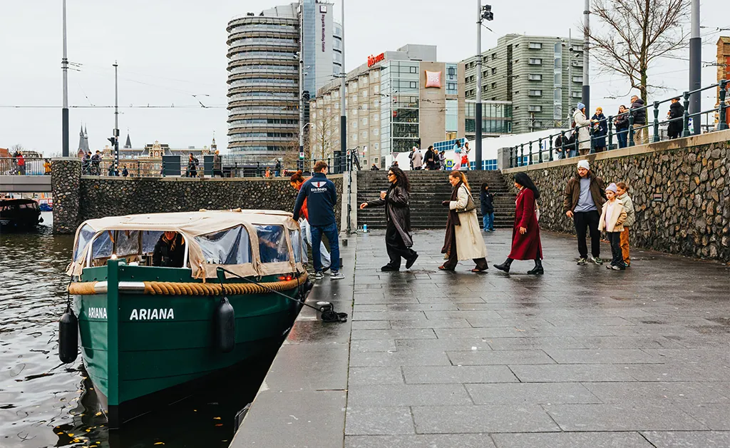 Canal cruise from Amsterdam Central Station