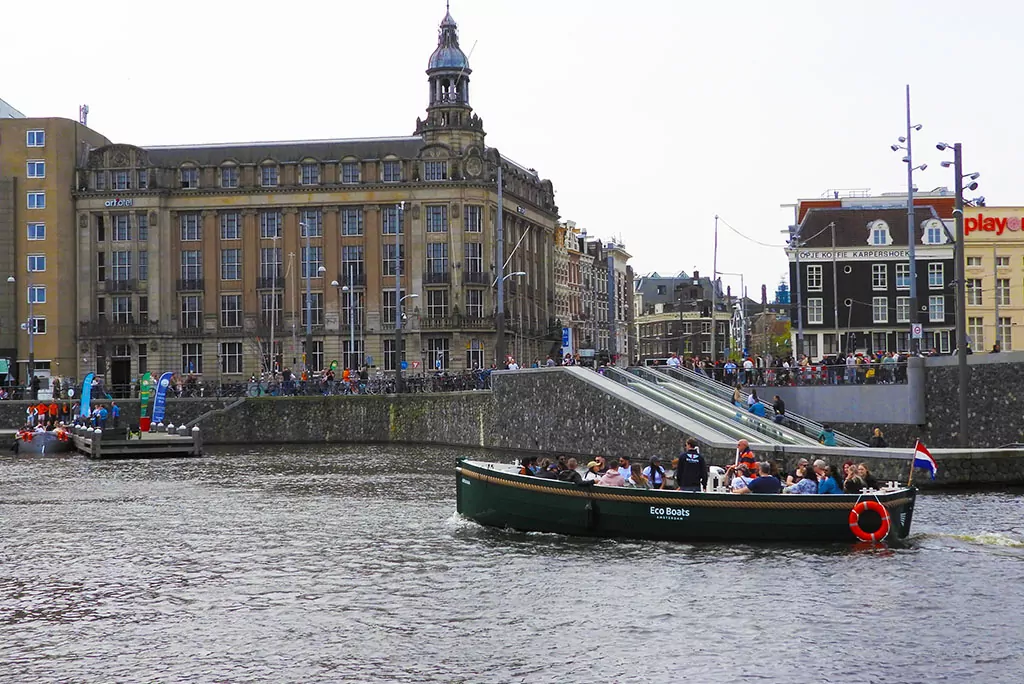 fluisterboot met kapitein amsterdam