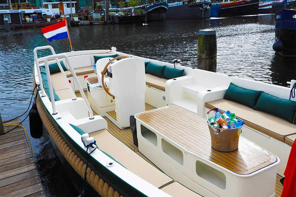 prive fluisterboot huren amsterdam