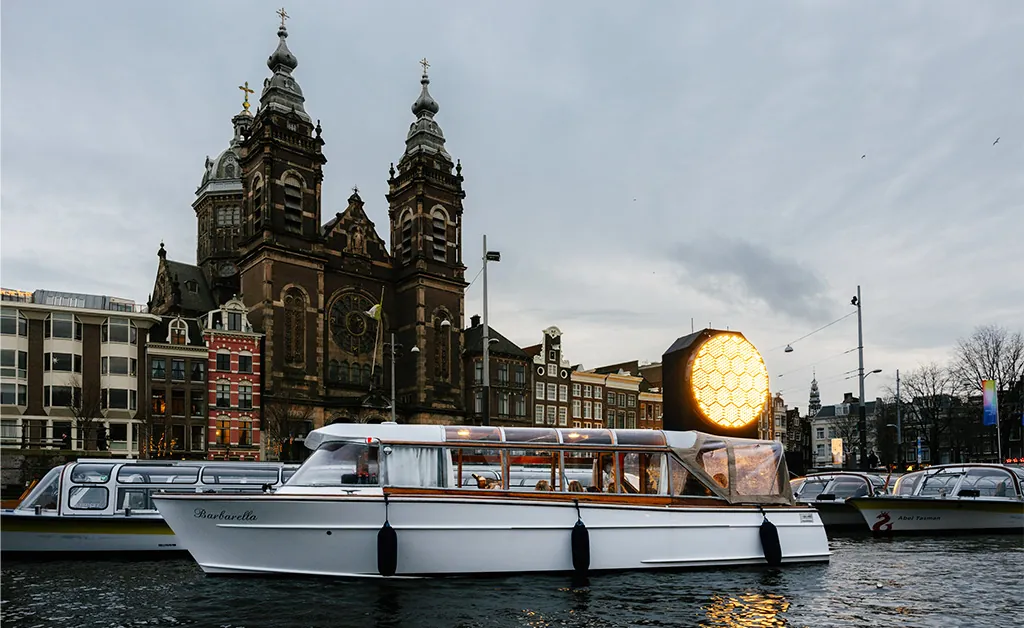 Rent a saloon boat for 75 people in Amsterdam