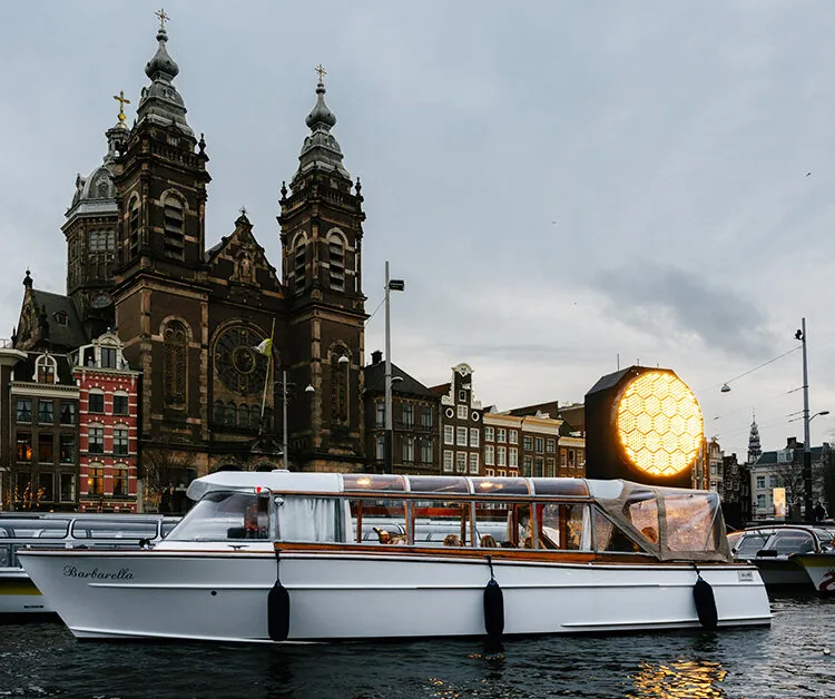 salonboot voor veel mensen amsterdam